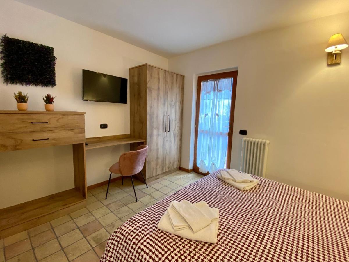 Апартаменты 4Flats In Orto Di Venanzio Барреа Экстерьер фото