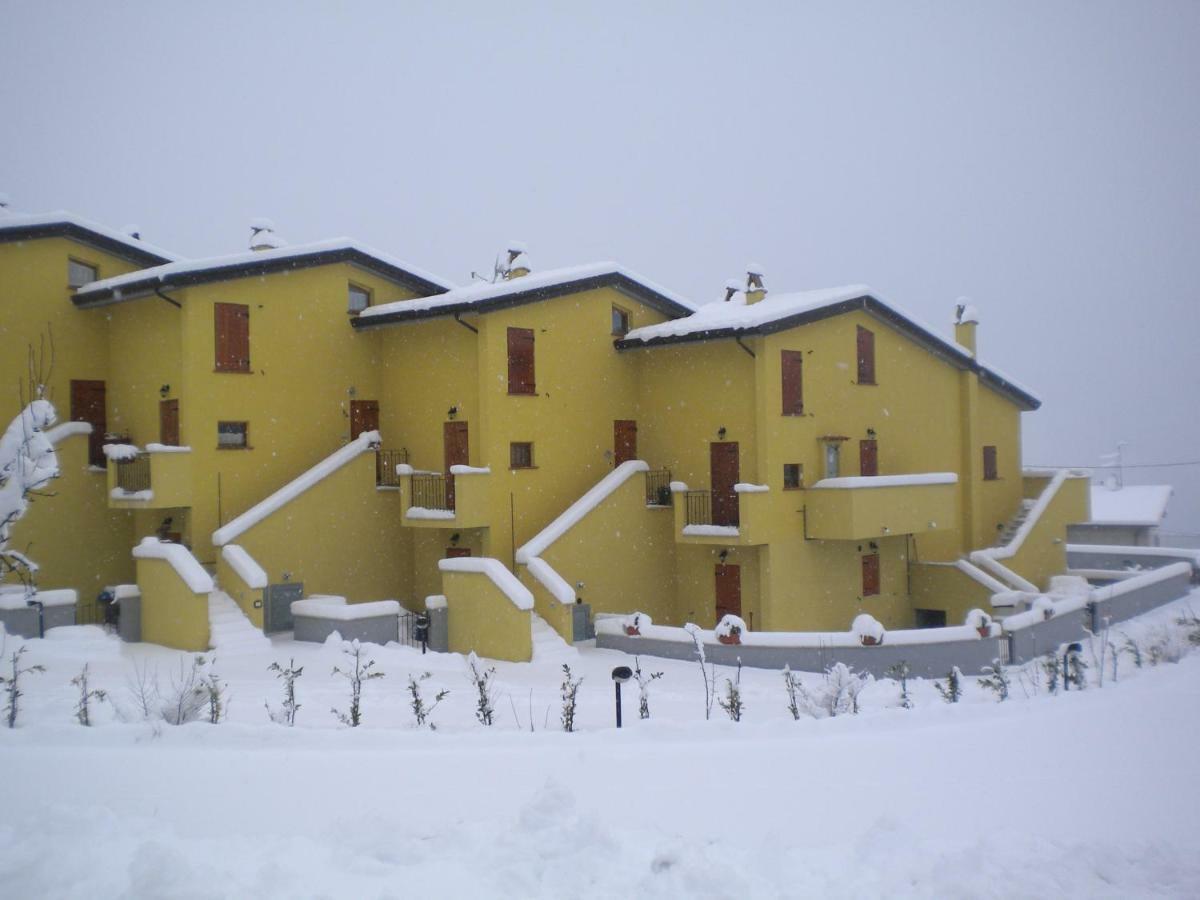Апартаменты 4Flats In Orto Di Venanzio Барреа Экстерьер фото